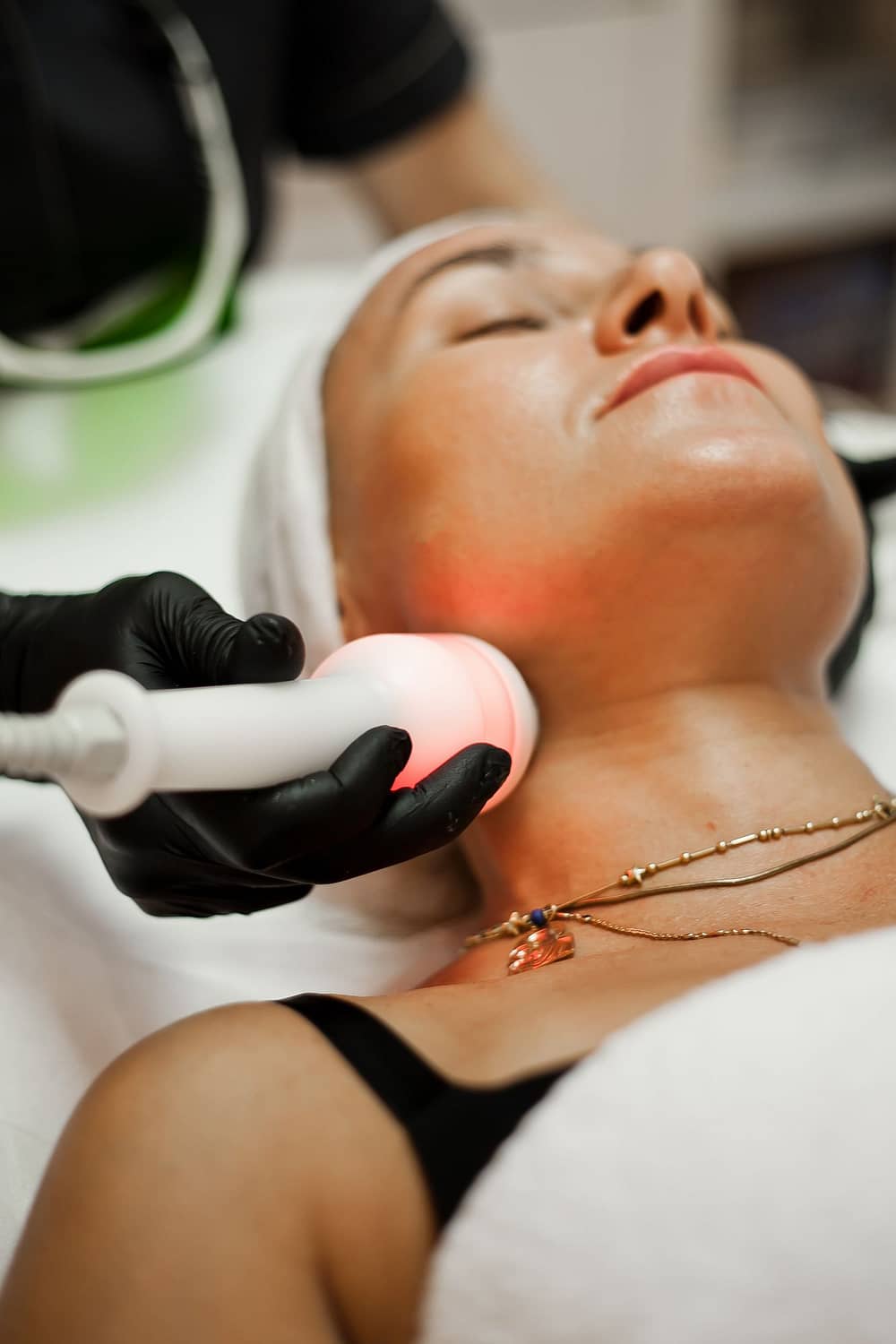 Effective application of RF-lifting for facial skin care in the Esteticare studio with Overline equipment